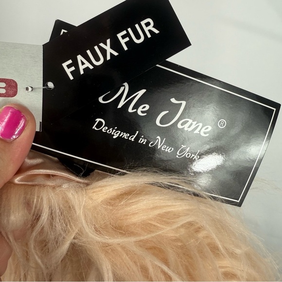 Me Jane Women's Fly Away Ombre Faux Fur Vest - Size Small - Picture 7 of 7